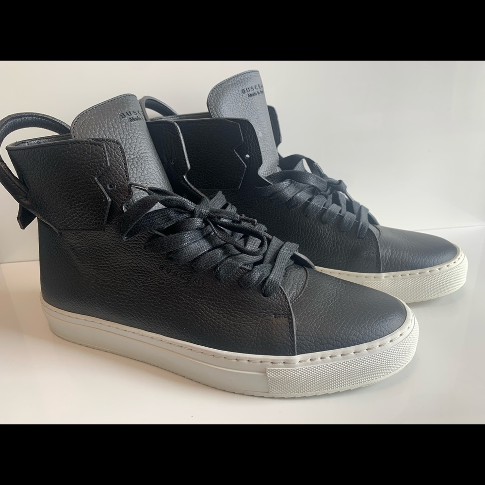 Buscemi Sz 11. (44) like new